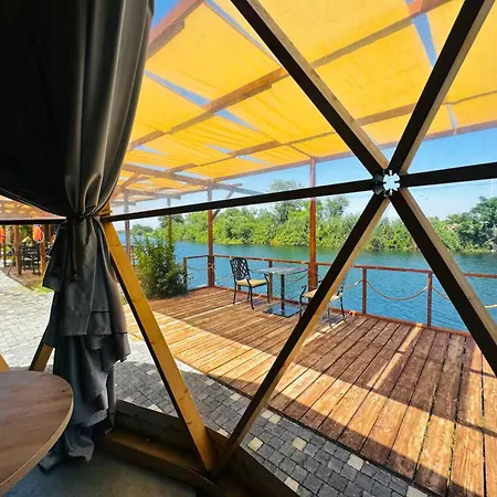 In Out Glamping Luxury tent *