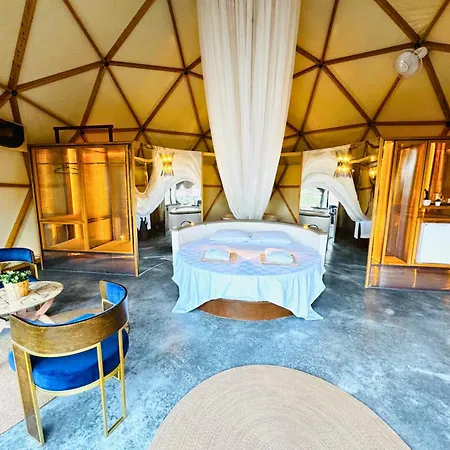 In Out Glamping