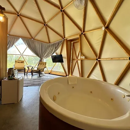 In Out Glamping Luxury tent *