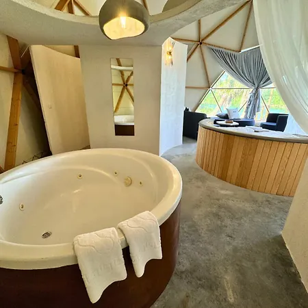 In Out Glamping