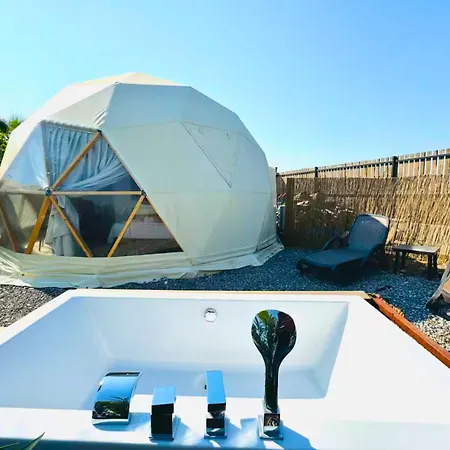Luxe tent In Out Glamping