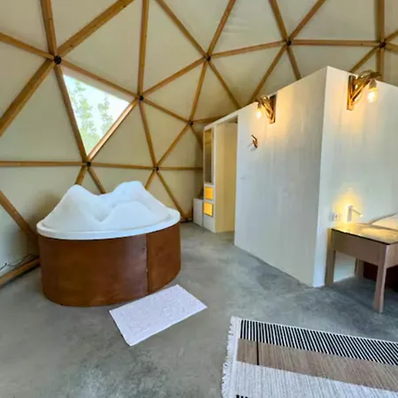 In Out Glamping